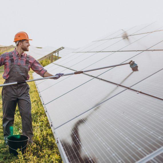 Solar-Panel-Cleaning
