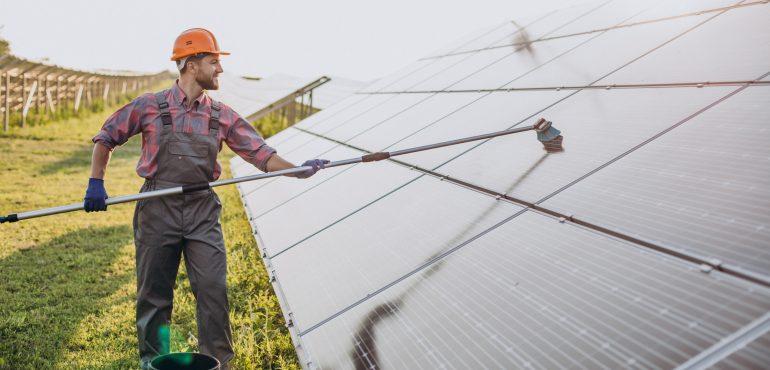 Solar-Panel-Cleaning